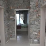 Stone Dream Bar Restaurant *