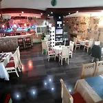 Stone Dream Bar Restaurant * Udenisht