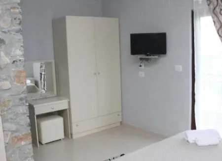 Stone Dream Bar Restaurant