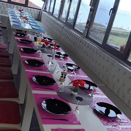 Πανσιόν Stone Dream Bar Restaurant