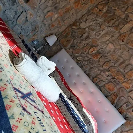 Stone Dream Bar Restaurant Πανσιόν Udenisht