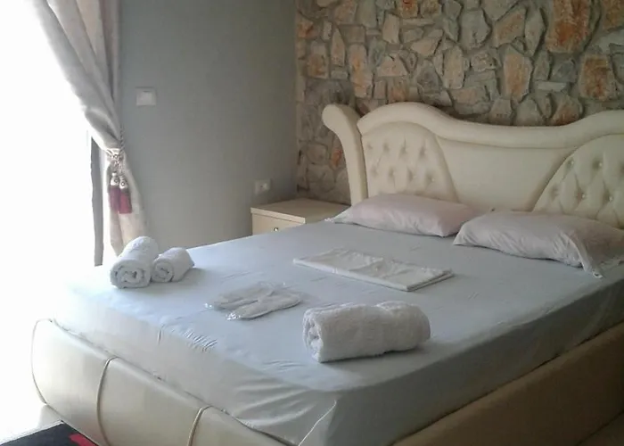 Stone Dream Bar Restaurant Vendégház Udënisht