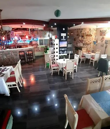 Stone Dream Bar Restaurant * Udënisht