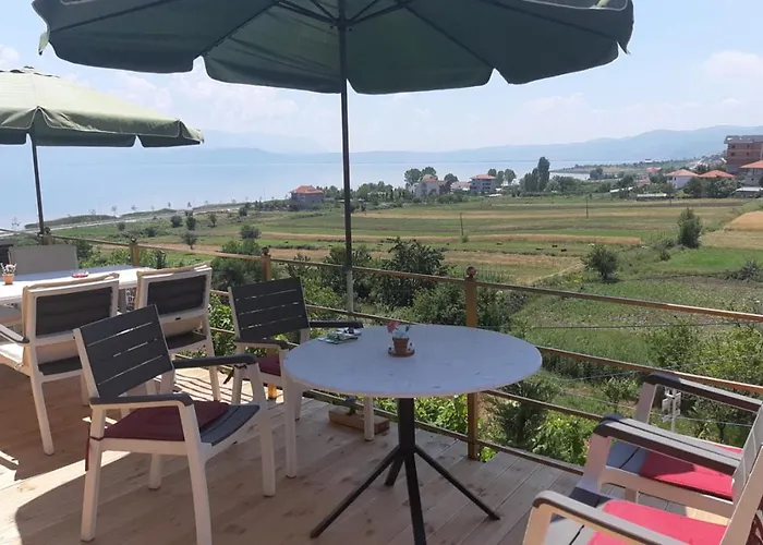 Stone Dream Bar Restaurant