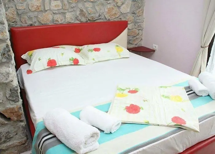 Stone Dream Bar Restaurant Guest house *