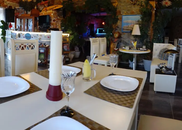 Stone Dream Bar Restaurant *